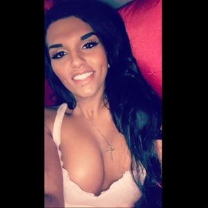 Meet your Posher, Tiara